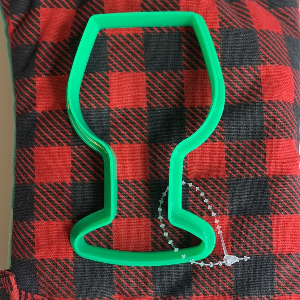 Got Wine? Hipster Santa Oven Mitt with Wine Glass Cookie Cutter - Picture 8 of 8